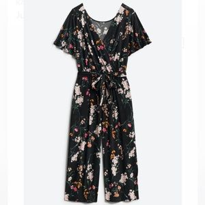 Black Floral Knit Cropped Jumpsuit size 1x